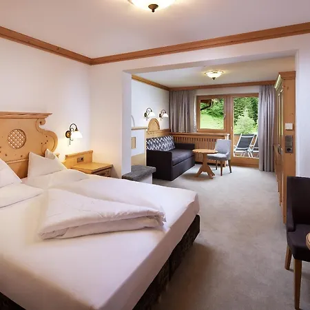 Отель Auenhotel Тукс