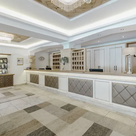 Отель Auenhotel Тукс