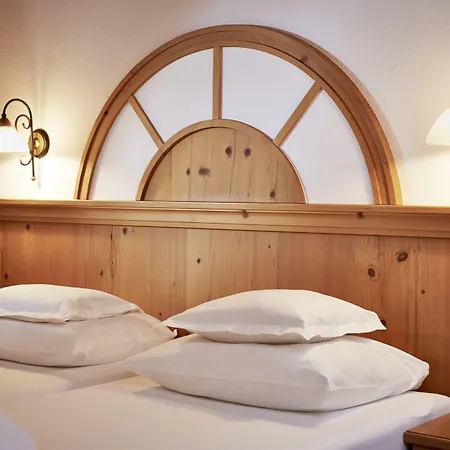 Отель Auenhotel Тукс