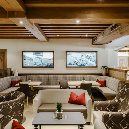 Отель Auenhotel Тукс