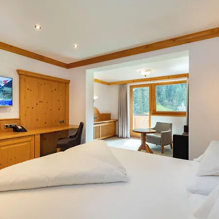 Отель Auenhotel Тукс