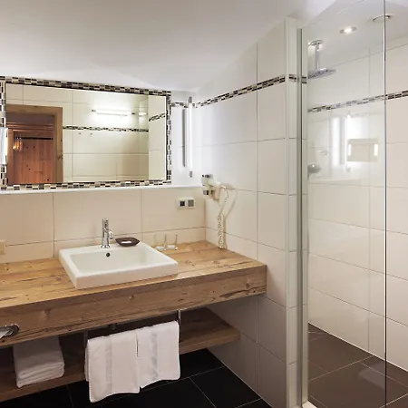 Auenhotel 4* Тукс