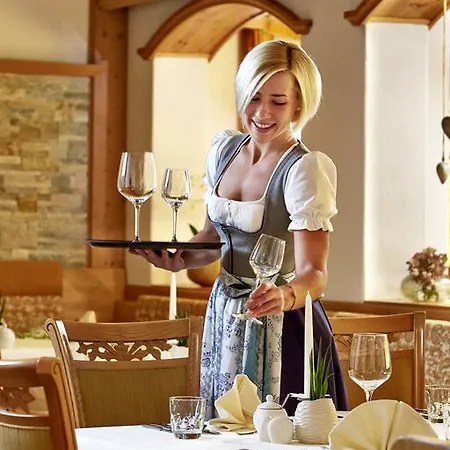 Отель Auenhotel Тукс
